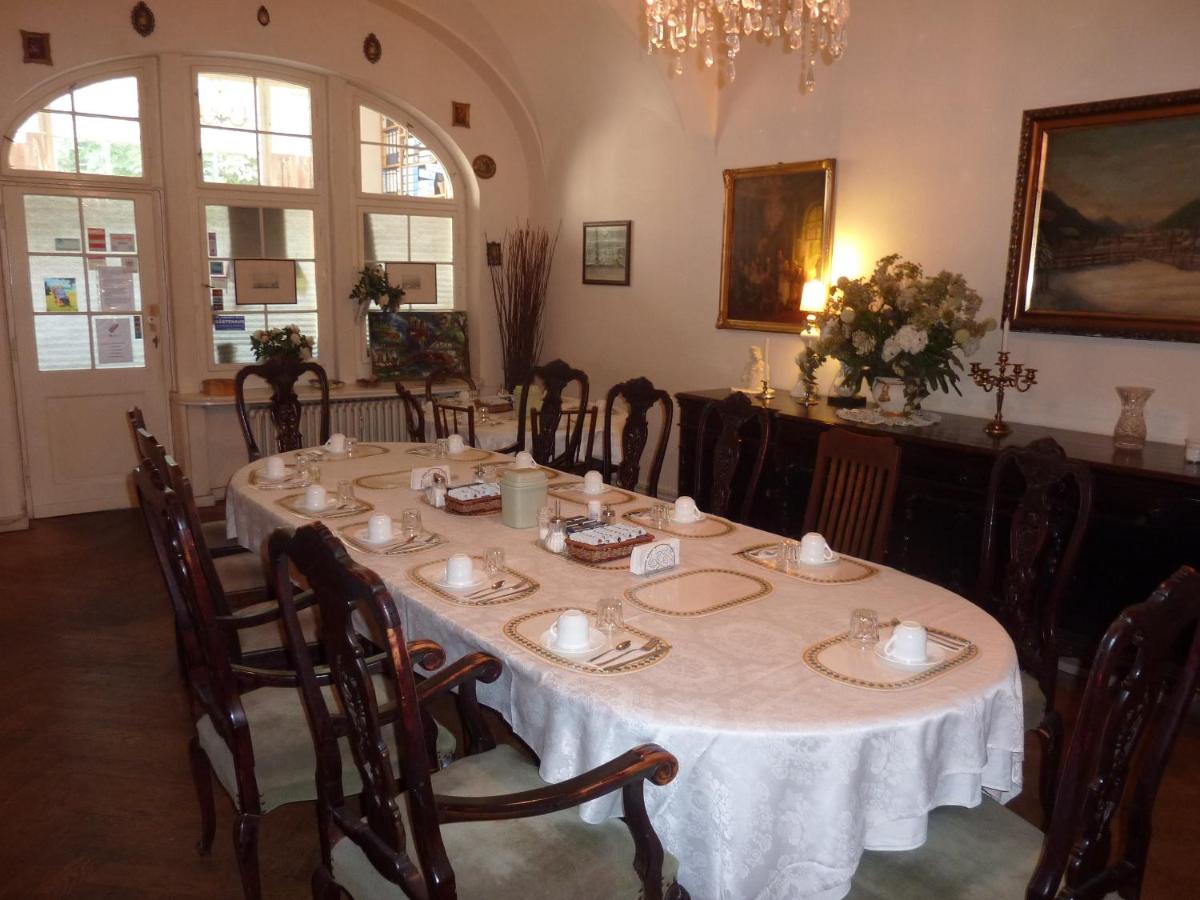 Discovering Comfort and Charm at Hotel Pension Waizenegger on Kurfürstendamm